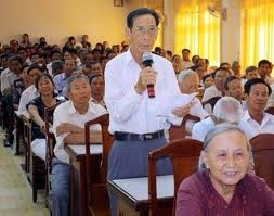 NA deputies meet voters - ảnh 1